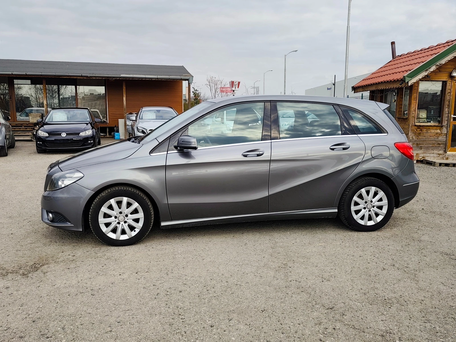 Mercedes-Benz B 180 i + Distronic+ Camera+ Navi+ Евро 6