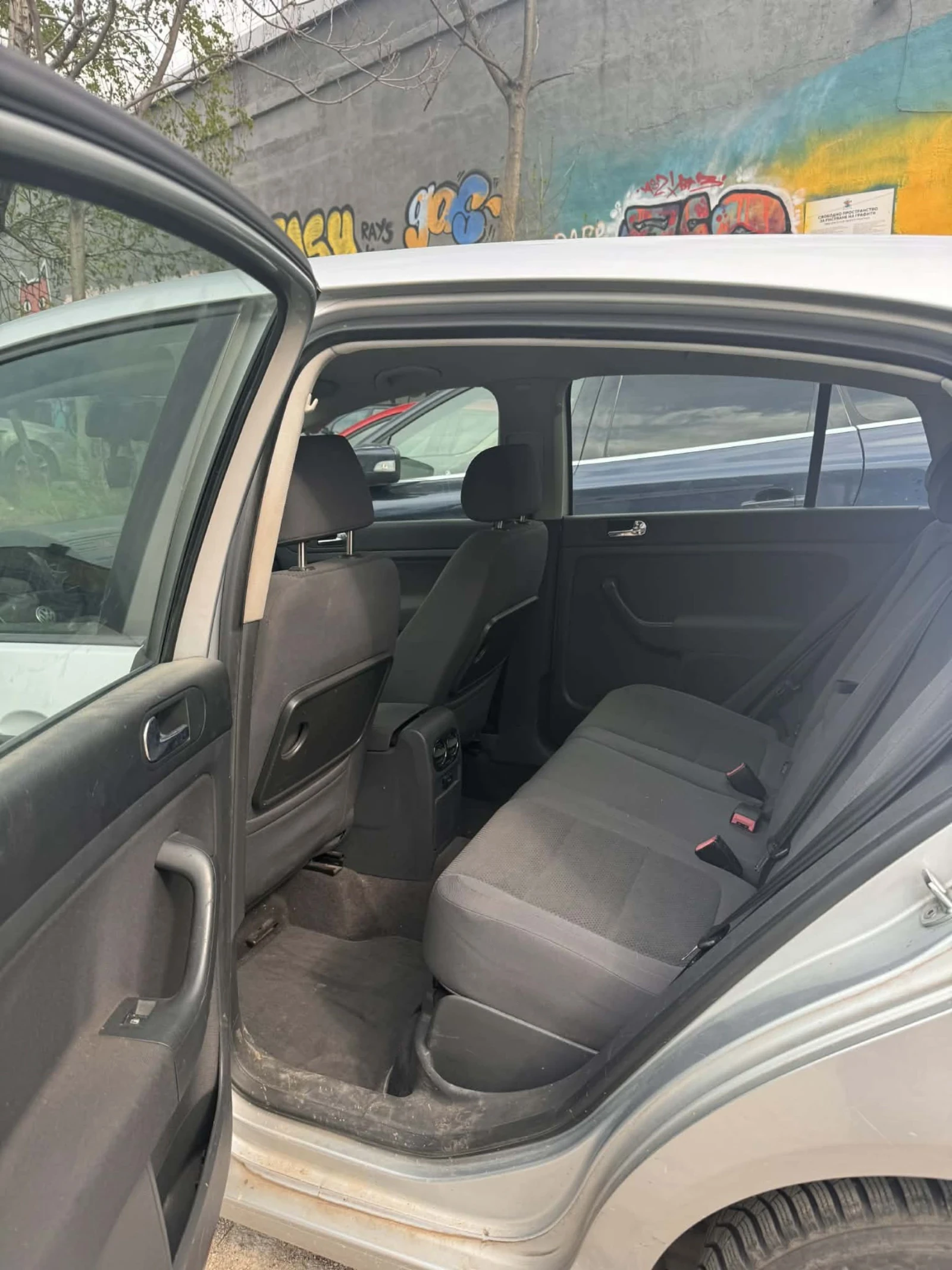 VW Golf Plus 1.9 TDI, снимка 15 - Автомобили и джипове - 54662965