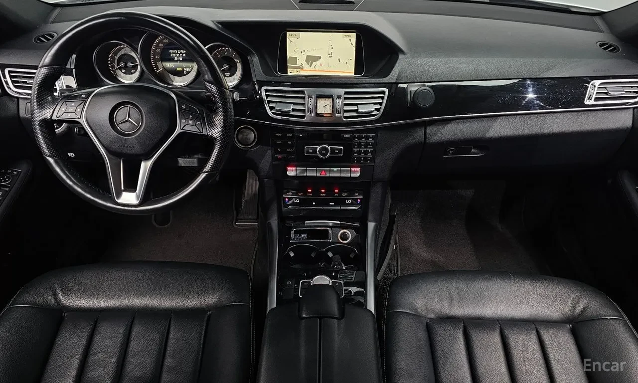 Mercedes-Benz E 300 4MATIC , снимка 5 - Автомобили и джипове - 55475718