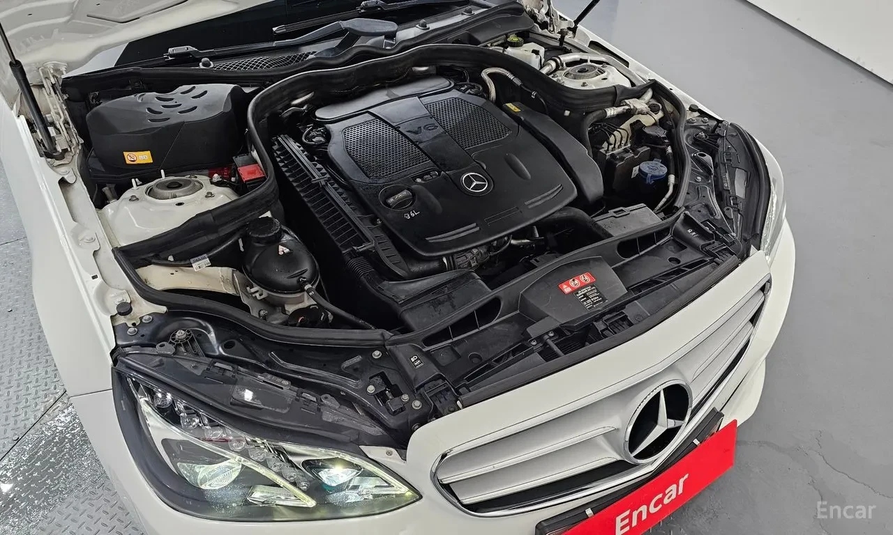 Mercedes-Benz E 300 4MATIC , снимка 4 - Автомобили и джипове - 55475718