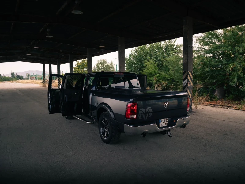 Dodge RAM 1500, снимка 16 - Автомобили и джипове - 51486945