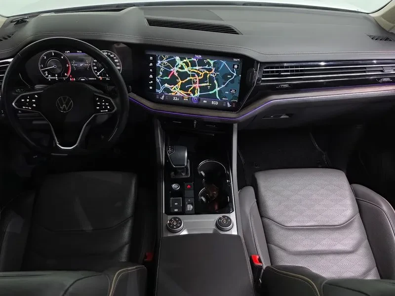 VW Touareg Rd Generation 3.0 Tdi Prestige, снимка 7 - Автомобили и джипове - 54969328