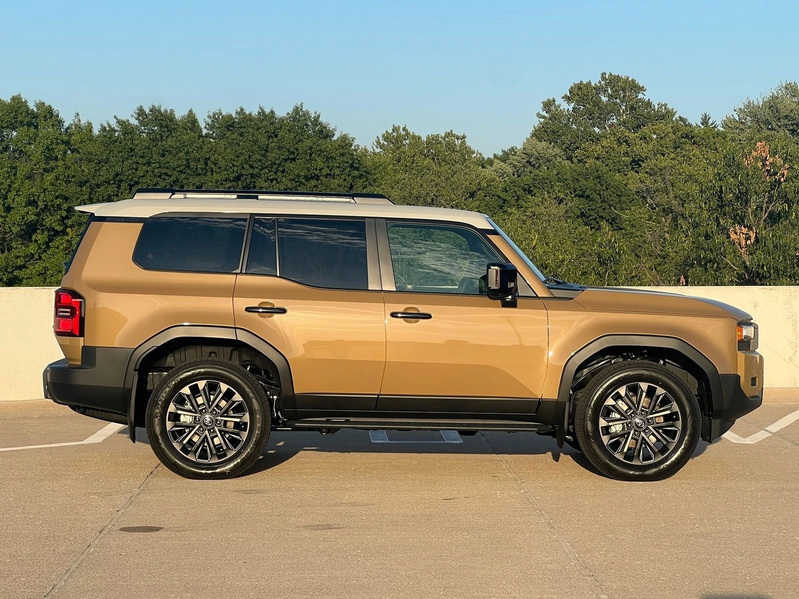 Toyota Land cruiser Land Cruiser 250, Месечна вноска от 1300 лв. - изображение 4