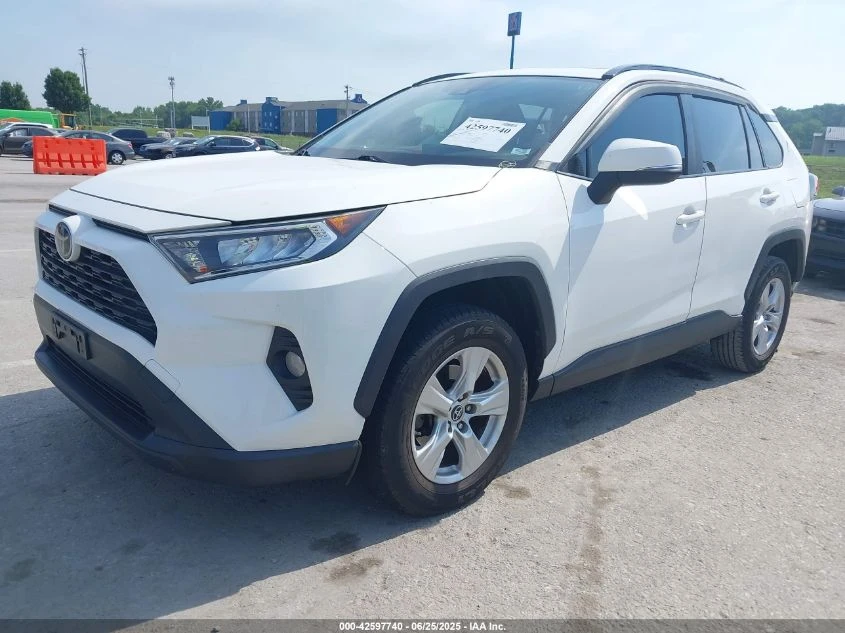 Toyota Rav4 2019 TOYOTA RAV4 XLE - изображение 3