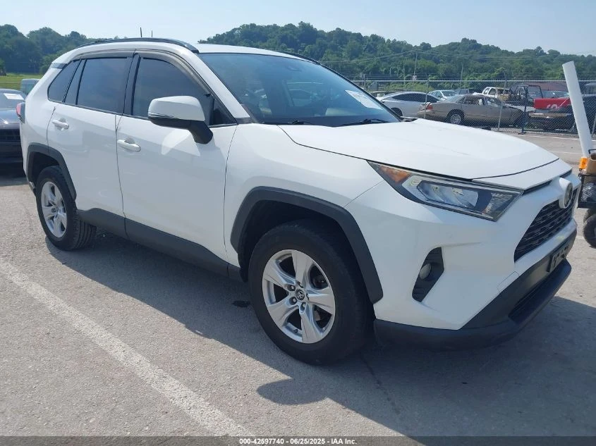 Toyota Rav4 2019 TOYOTA RAV4 XLE - изображение 2