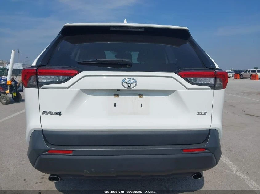 Toyota Rav4 2019 TOYOTA RAV4 XLE - изображение 7
