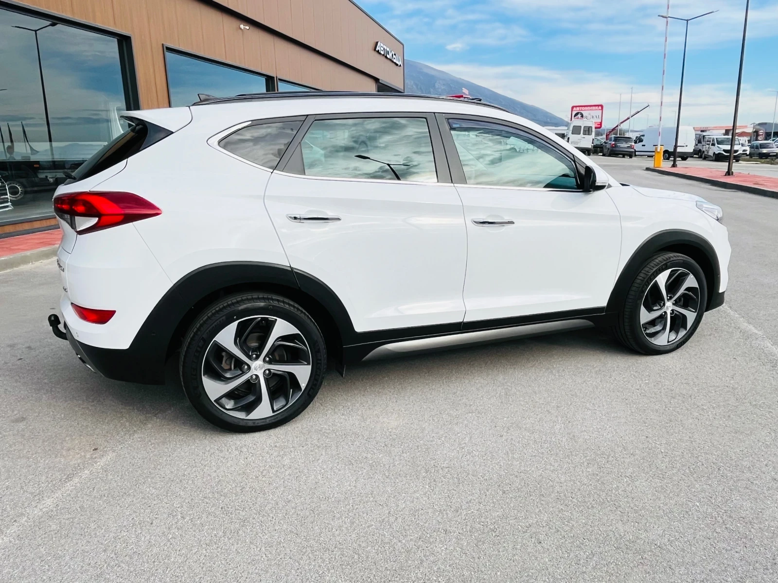 Hyundai Tucson 1.6T-177кс.;4Х4;Keyless;ПАНОРАМА;ПОДГРЕВ;ОБДУХВАНЕ - изображение 4