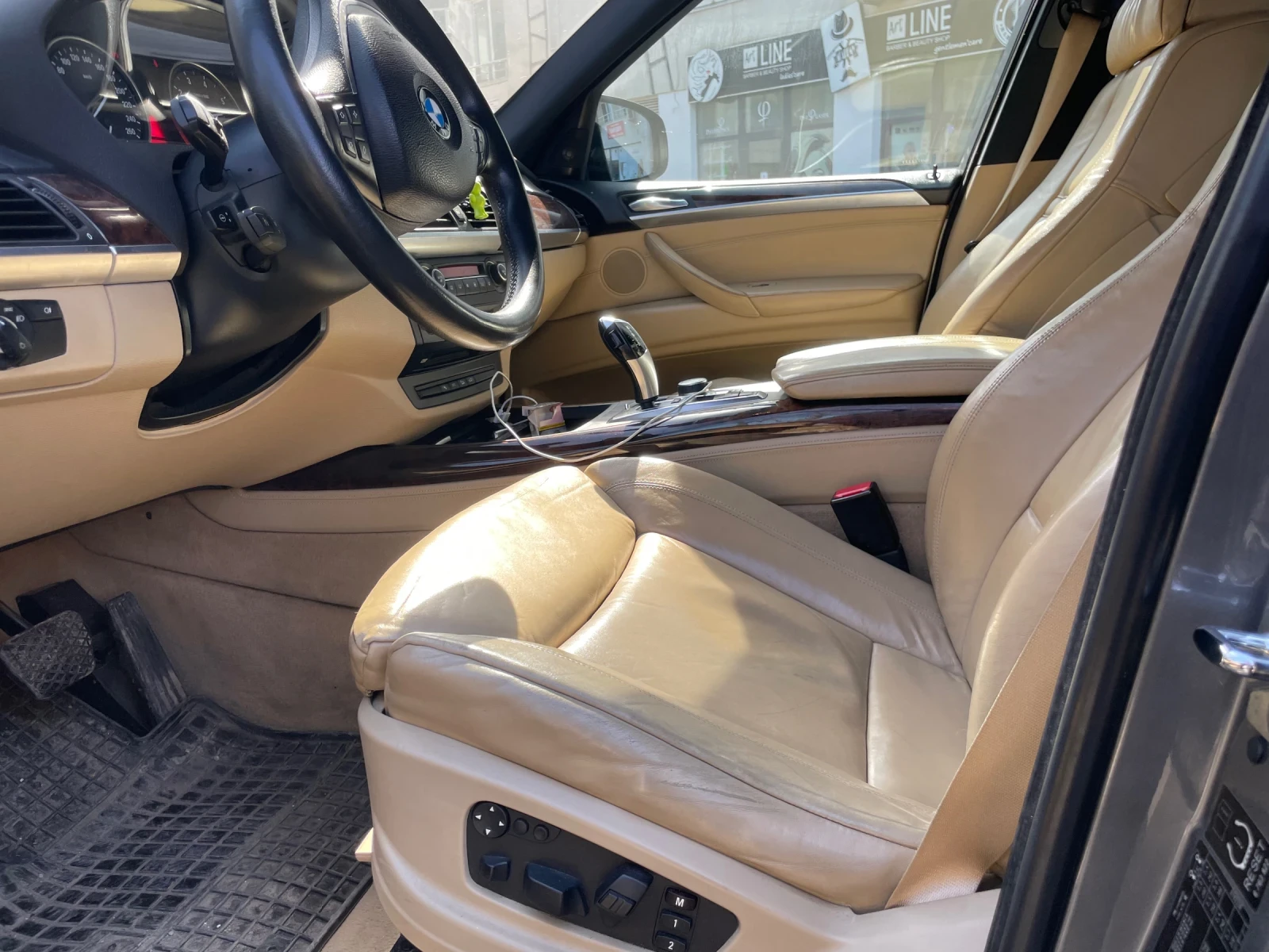 BMW X5 4.8is - изображение 6