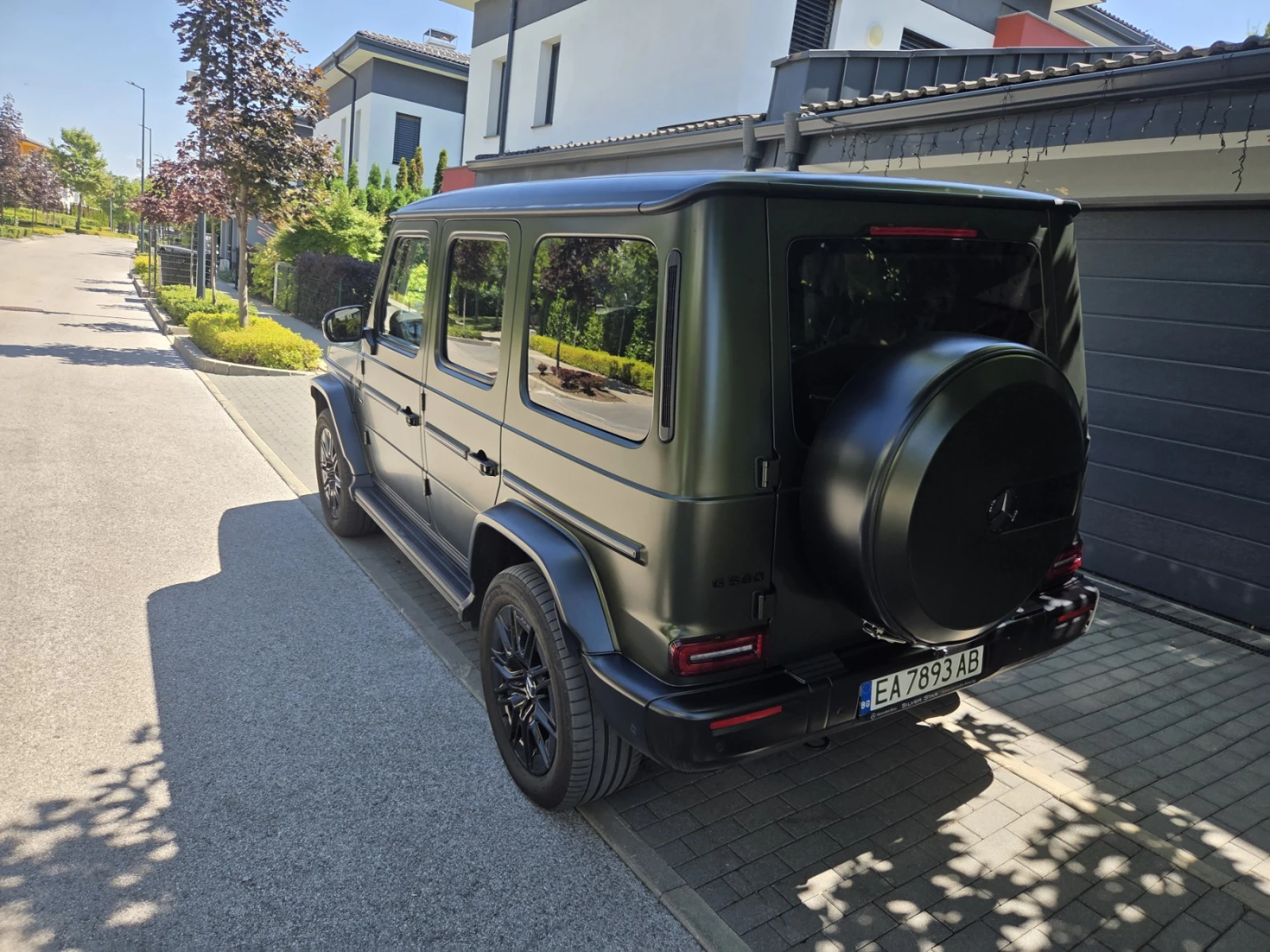 Mercedes-Benz G 580 AMG Manifaktur Magno green, снимка 3 - Автомобили и джипове - 53950443