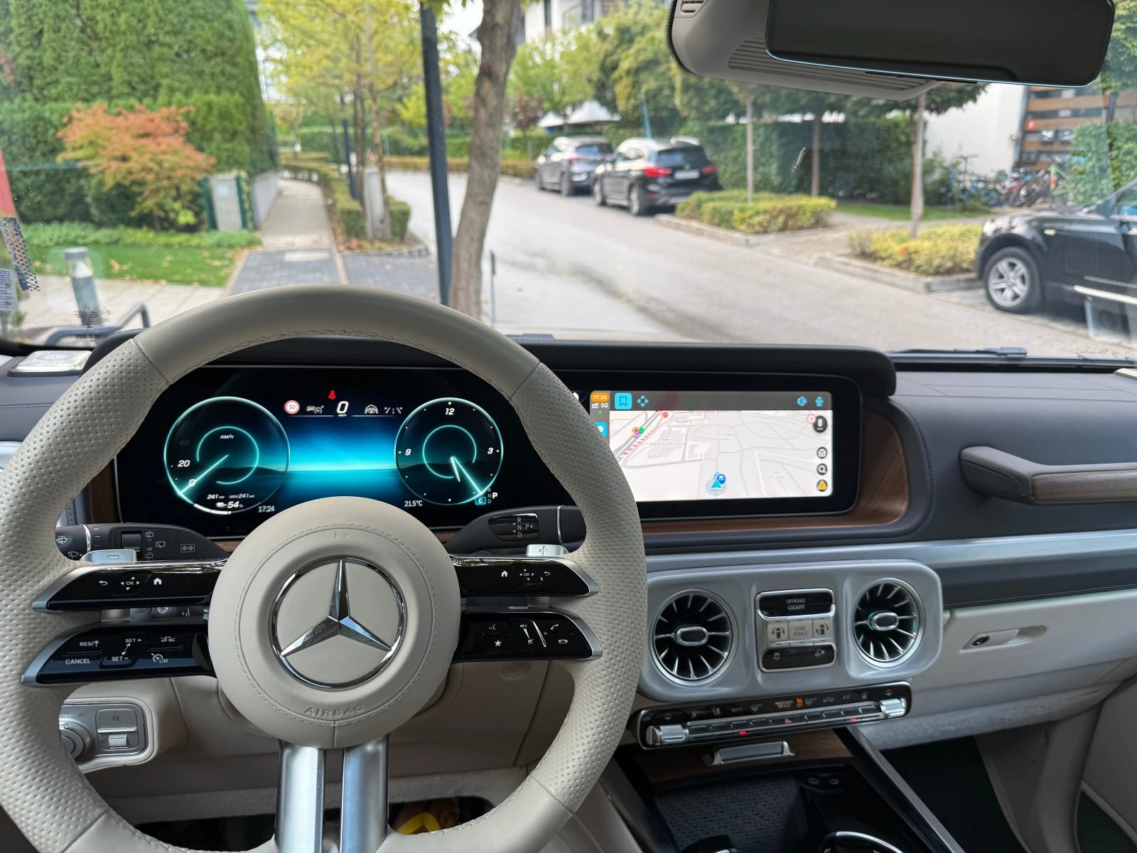 Mercedes-Benz G 580, снимка 9 - Автомобили и джипове - 53950443