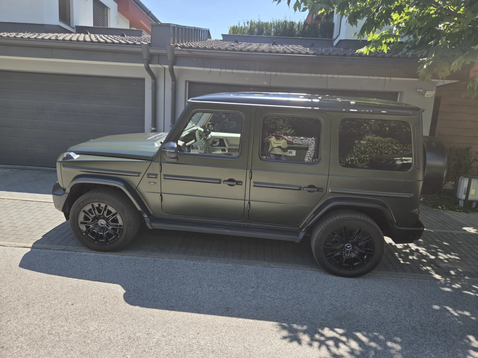 Mercedes-Benz G 580 AMG Manifaktur Magno green