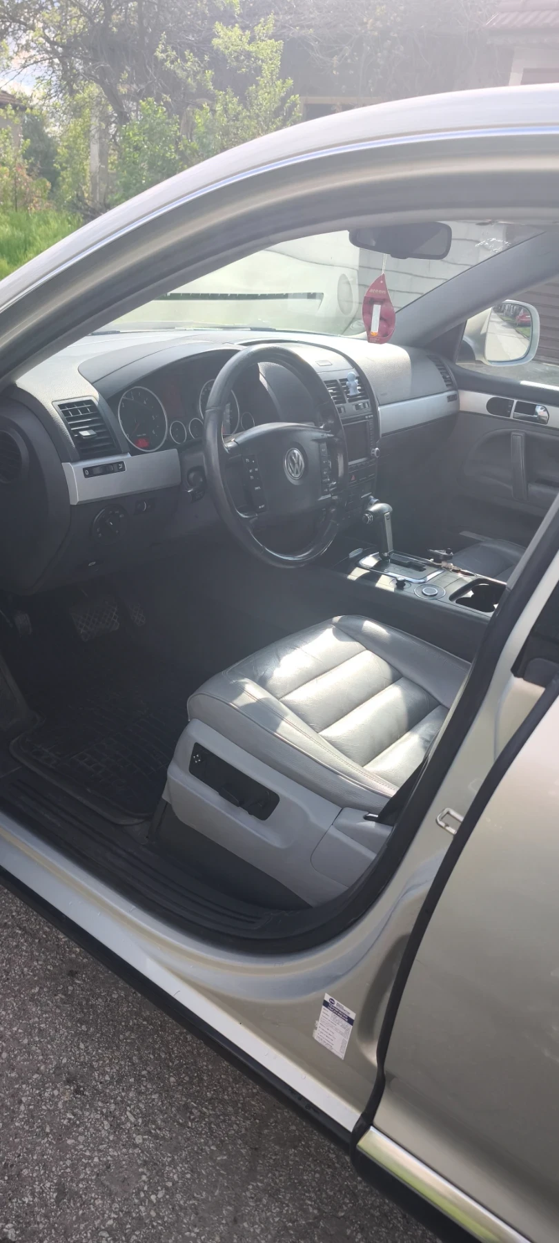 VW Touareg, снимка 9 - Автомобили и джипове - 54392429