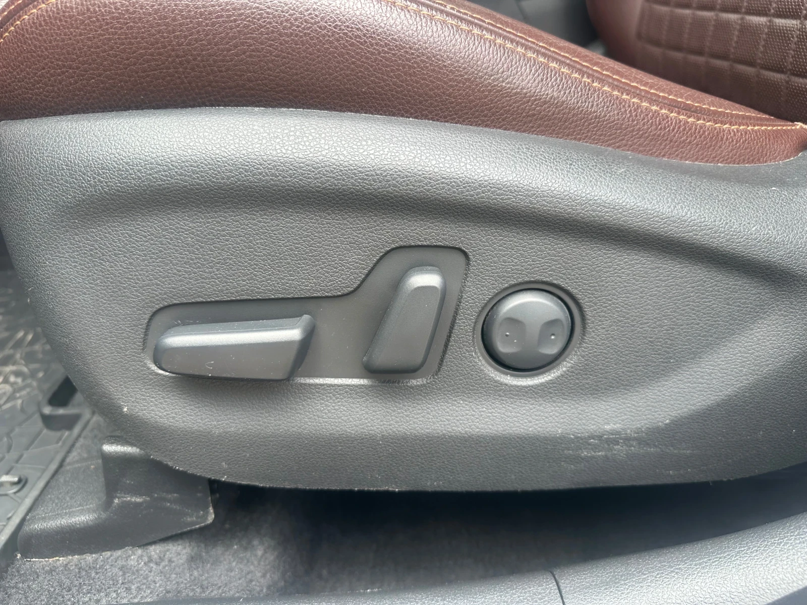 Hyundai Tucson 2.0 CRDI 4x4, снимка 15 - Автомобили и джипове - 54774502
