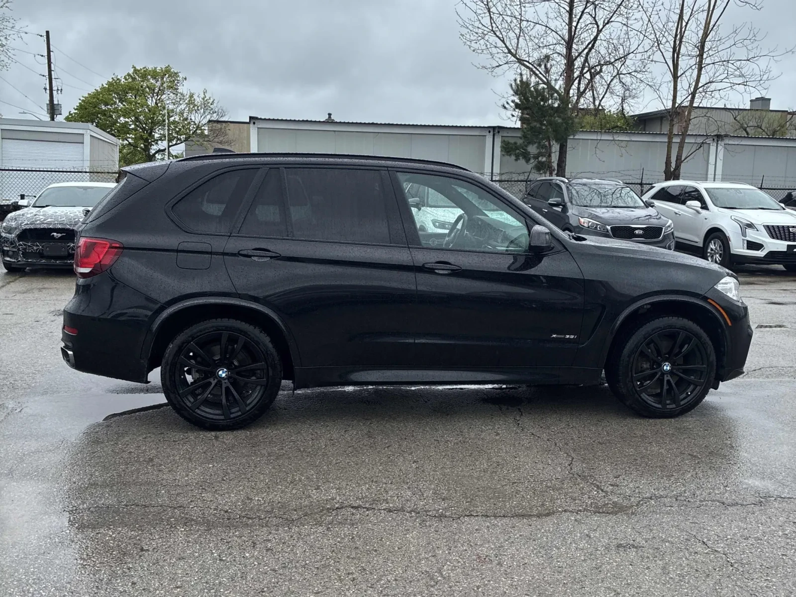 BMW X5 xDrive35i / M PCK / Harman Kardon /  360 / ДИСТРОН, снимка 3 - Автомобили и джипове - 55493746
