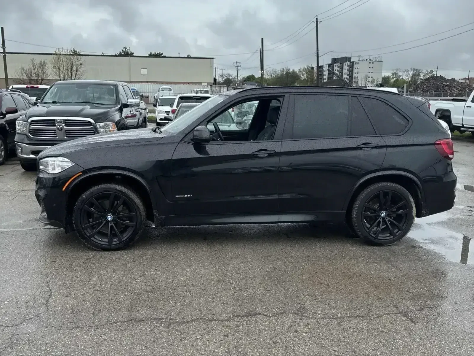 BMW X5 xDrive35i / M PCK / Harman Kardon /  360 / ДИСТРОН, снимка 2 - Автомобили и джипове - 55493746