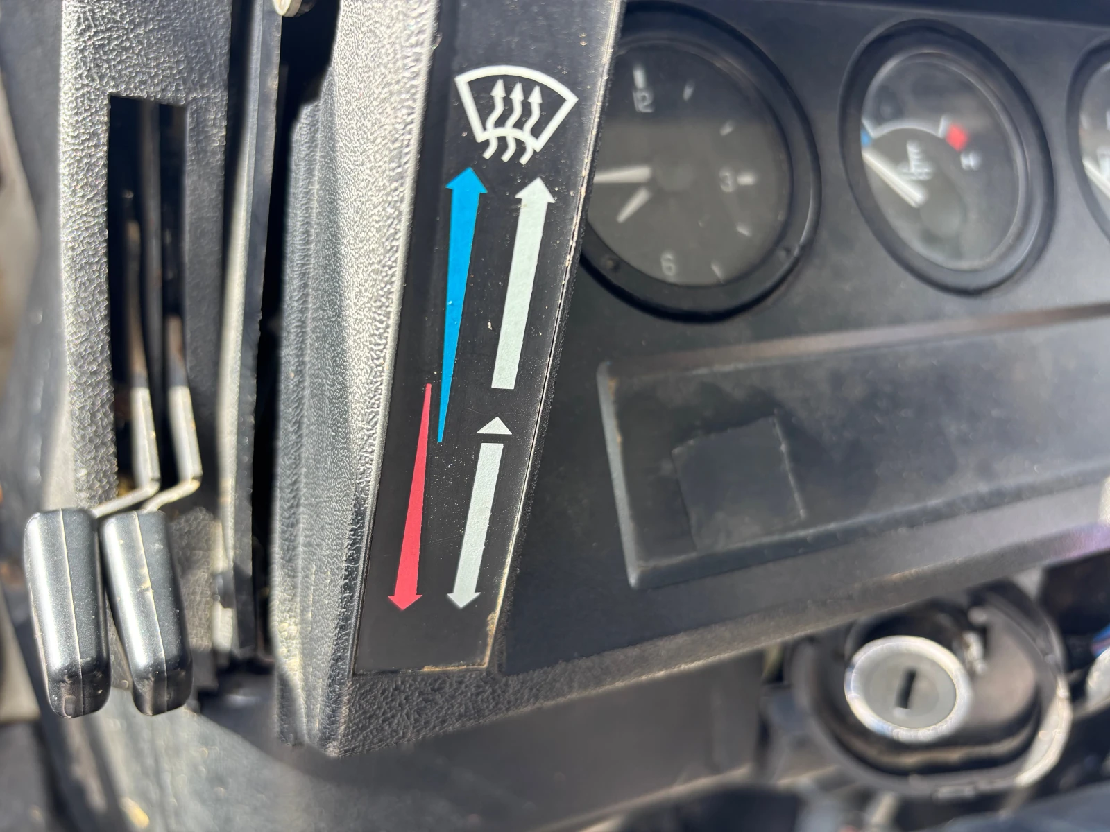 Land Rover Defender * 110 TD5 * АВТОКРЕДИТ БЕЗ ПЪРВОНАЧАЛНА ВНОСКА* , снимка 12 - Автомобили и джипове - 56158427
