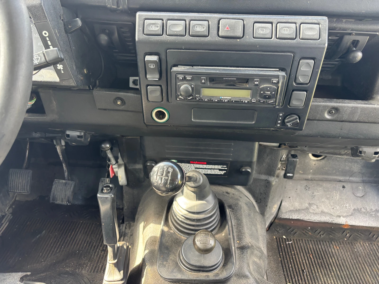 Land Rover Defender * 110 TD5 * АВТОКРЕДИТ БЕЗ ПЪРВОНАЧАЛНА ВНОСКА* , снимка 9 - Автомобили и джипове - 56158427