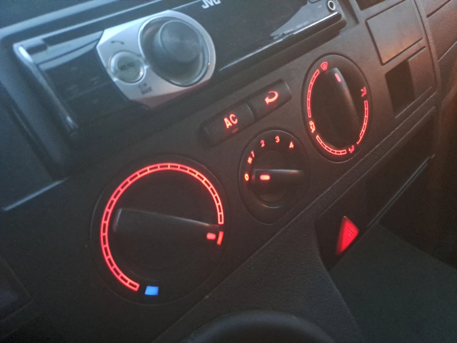 VW Transporter, снимка 5 - Бусове и автобуси - 54259273