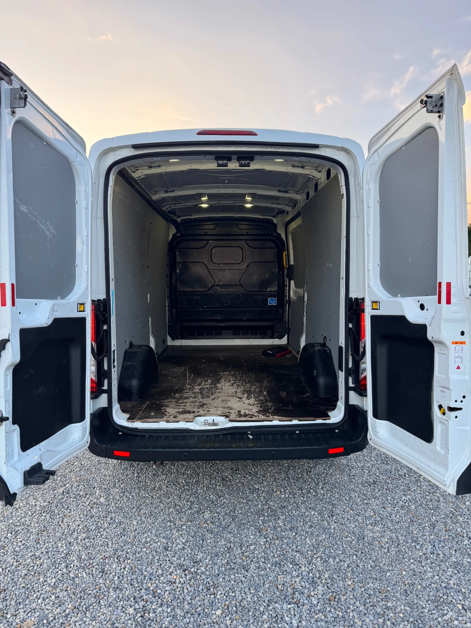 Ford Transit 2.0TDCI* EURO 6* 2018г* Клима* Немски* Оригинал* Т, снимка 7 - Бусове и автобуси - 55049396