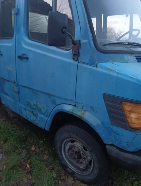 Mercedes-Benz 208 2.3, снимка 3