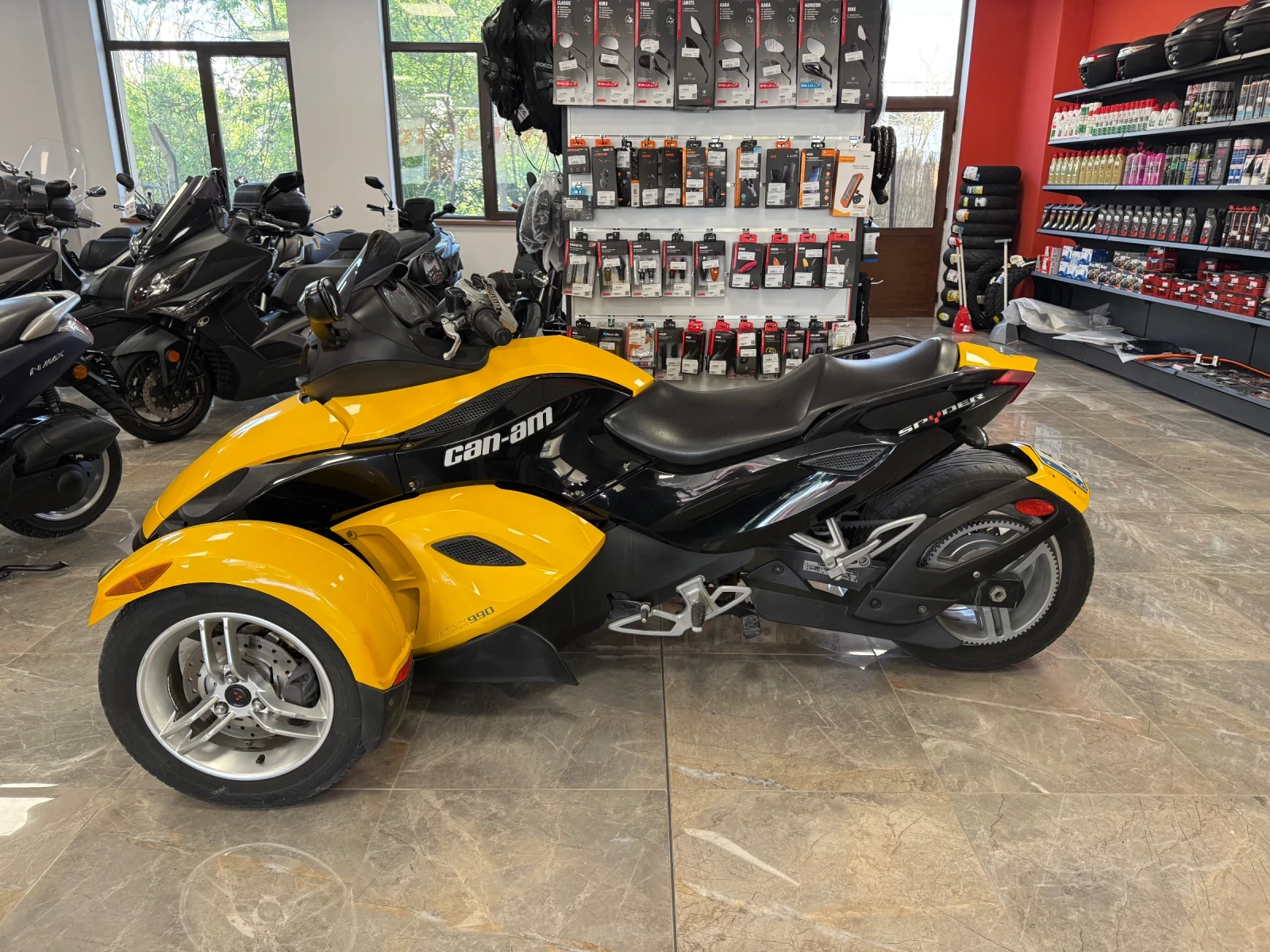 Can-Am Spyder 1000cc. - изображение 4