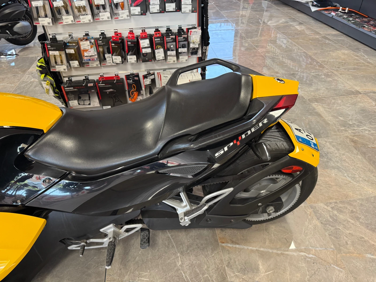 Can-Am Spyder 1000cc. - изображение 5