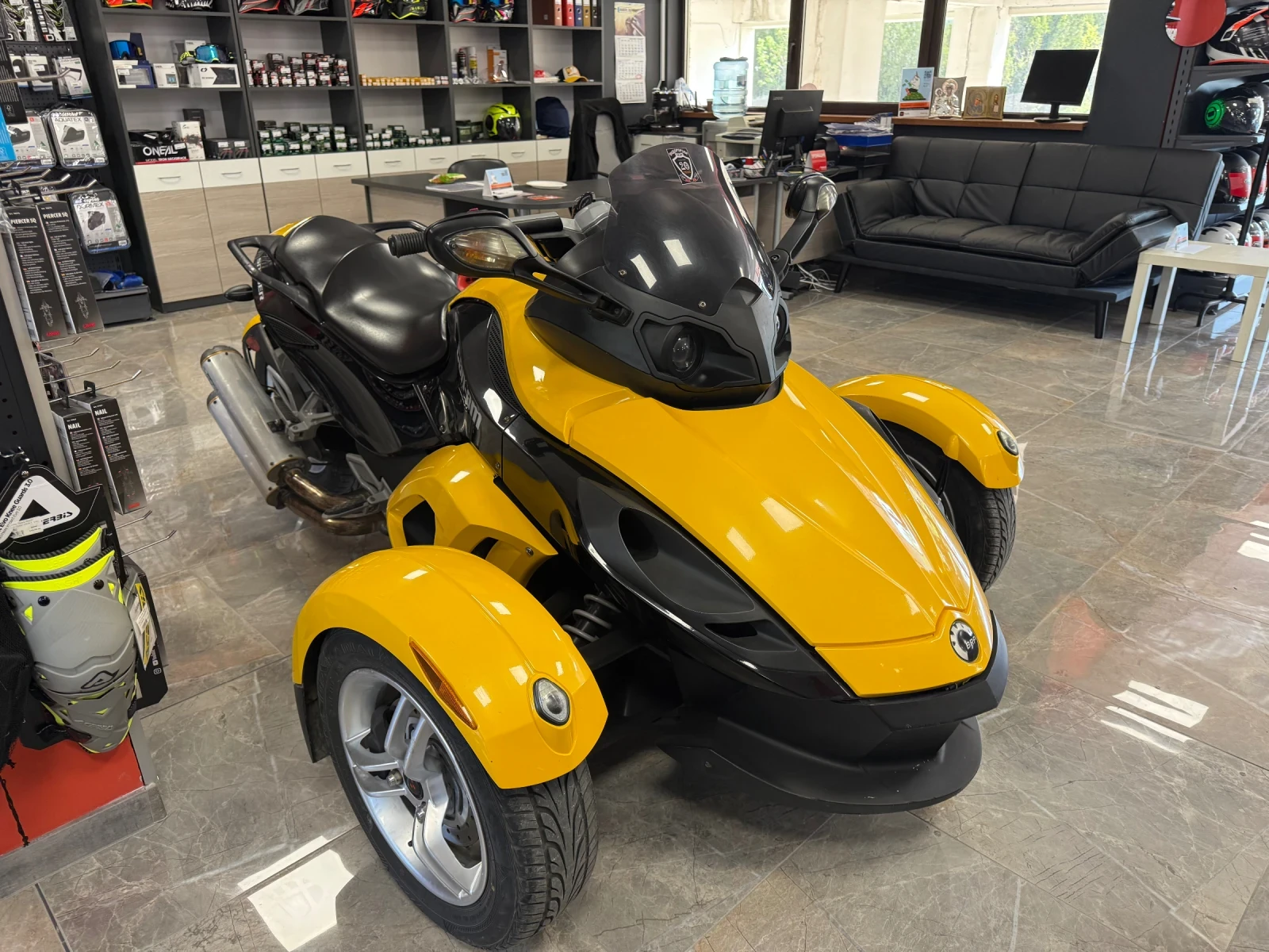 Can-Am Spyder 1000cc. - изображение 10