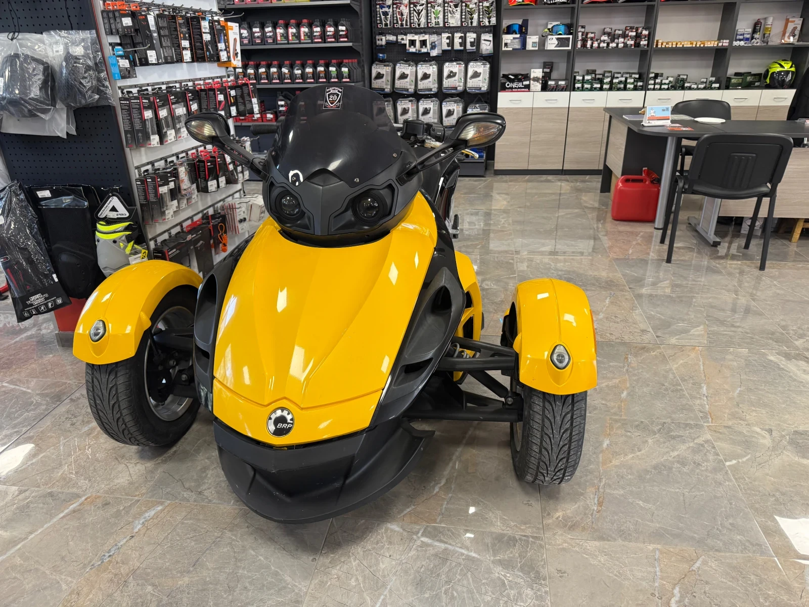 Can-Am Spyder 1000cc. - изображение 2