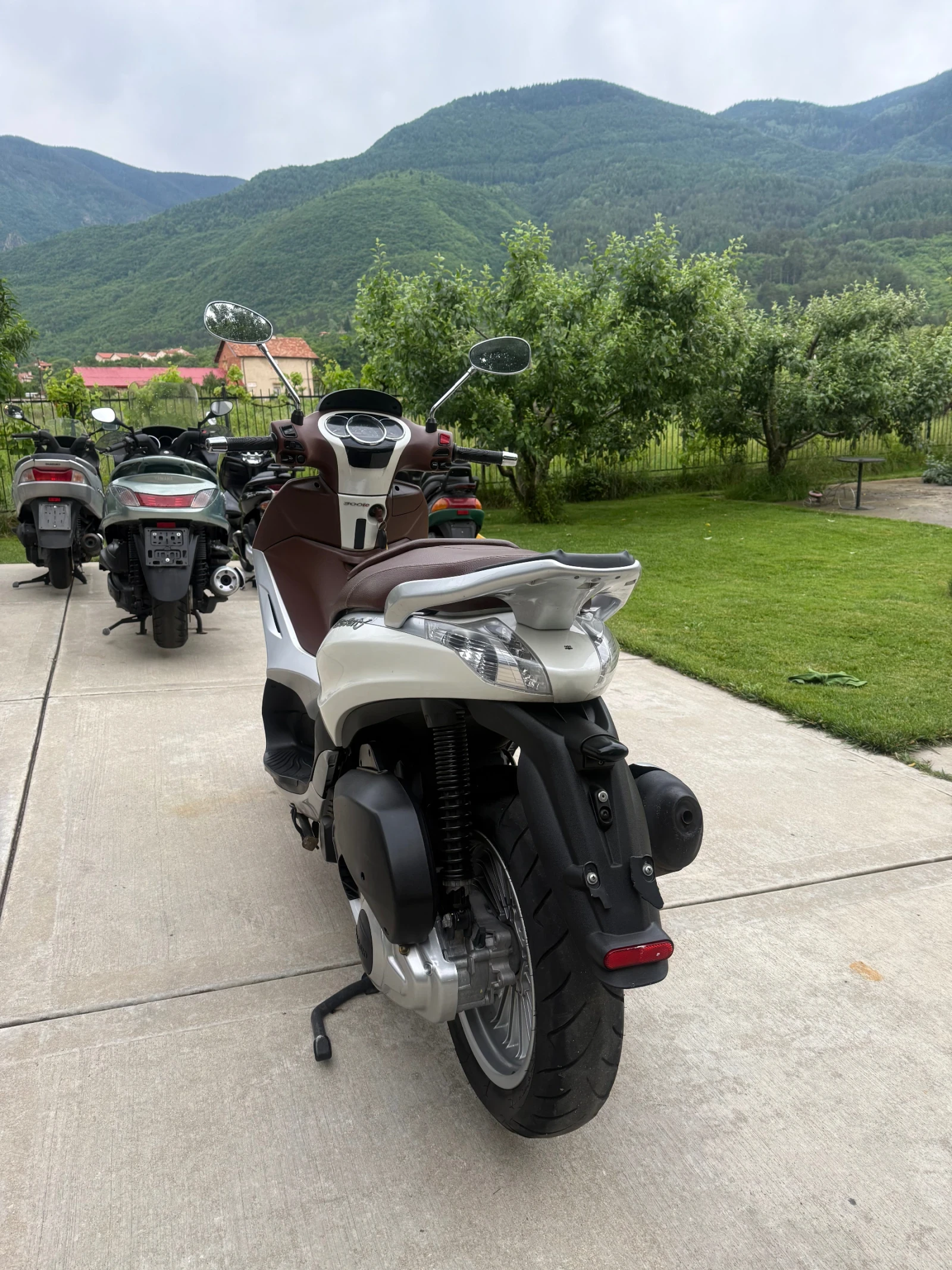 Piaggio Beverly 23000km !!! 300 LED  - изображение 7