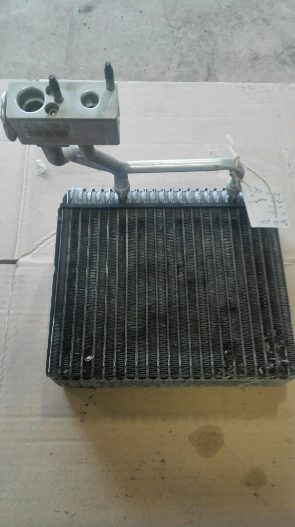 Радиатор климатик вътрешен Пежо 407 2.0хди (6)
