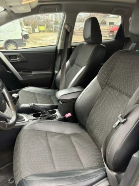 Toyota Auris, снимка 6