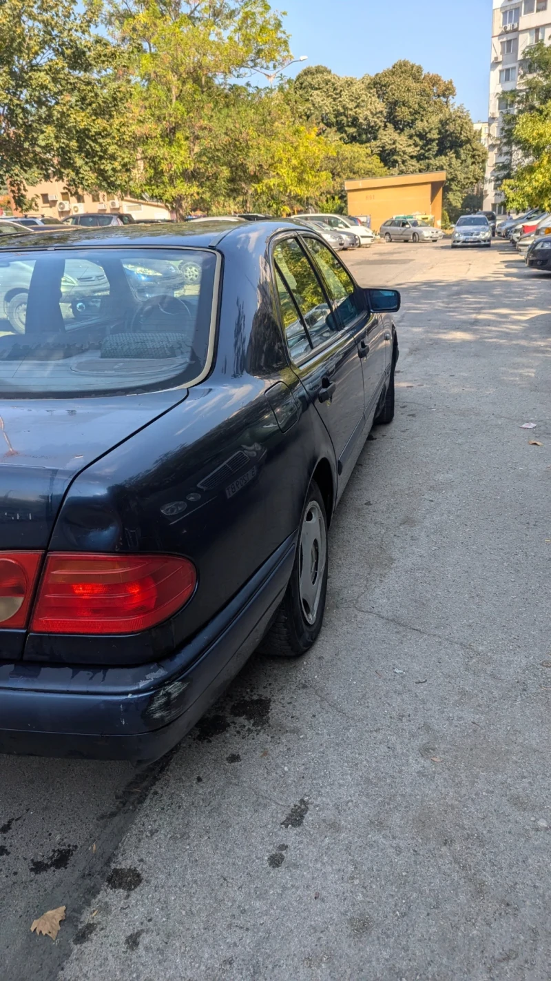 Mercedes-Benz E 250 Turbodiesel , снимка 14 - Автомобили и джипове - 48046720