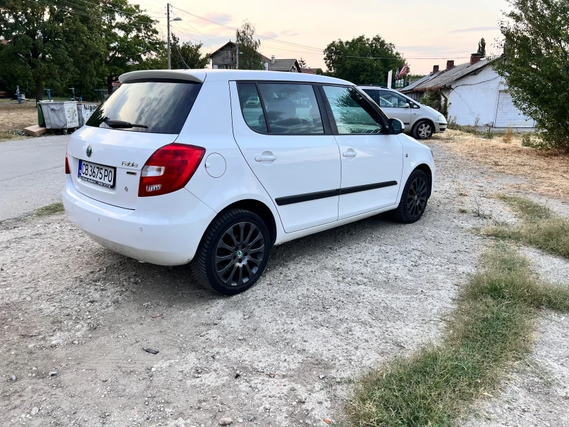 Skoda Fabia 1.6TDI ЛИЗИНГ, снимка 2 - Автомобили и джипове - 51302269