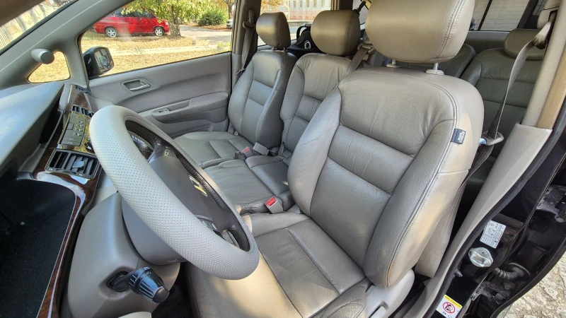 Honda Fr-v, снимка 11 - Автомобили и джипове - 52790854