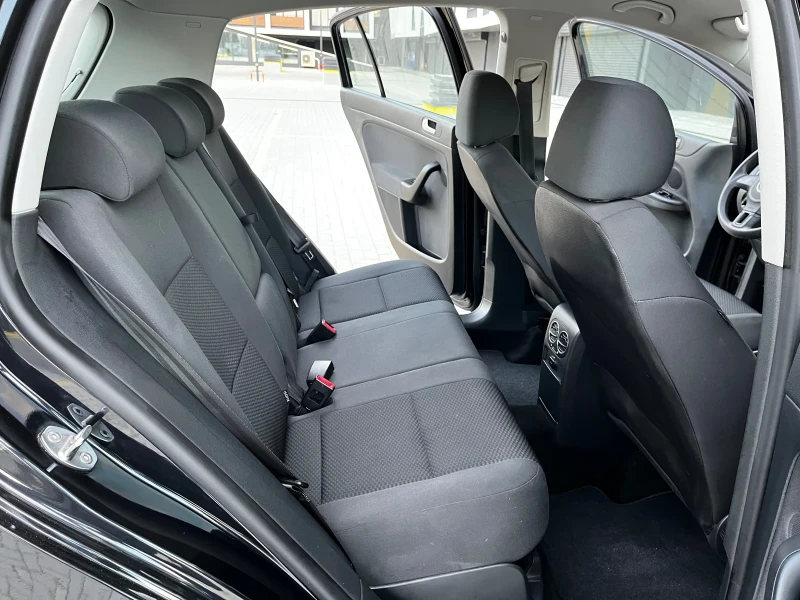 VW Golf Plus 1.6TDI/105КС/2011Г., снимка 14 - Автомобили и джипове - 52850429