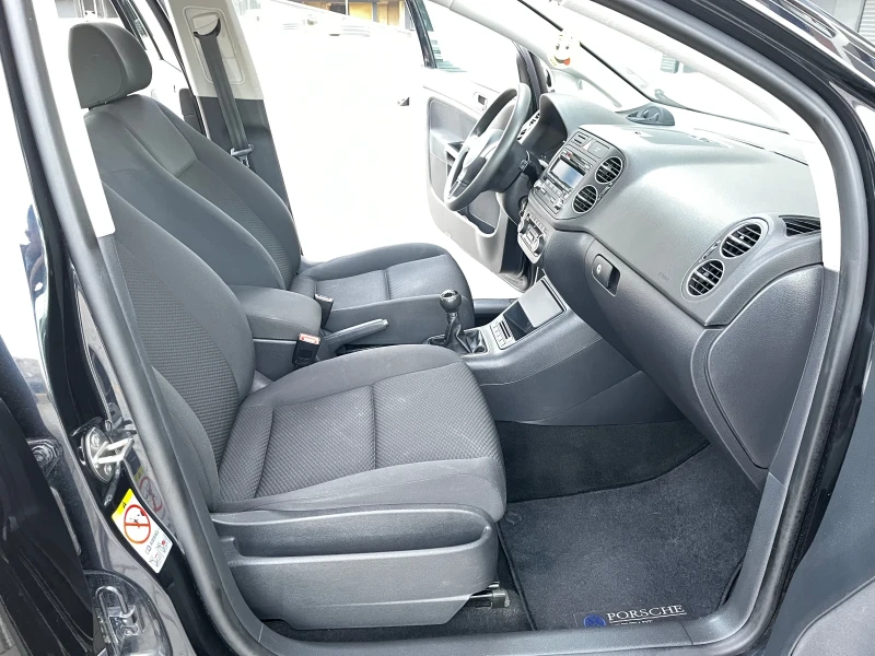 VW Golf Plus 1.6TDI/105КС/2011Г., снимка 15 - Автомобили и джипове - 52850429