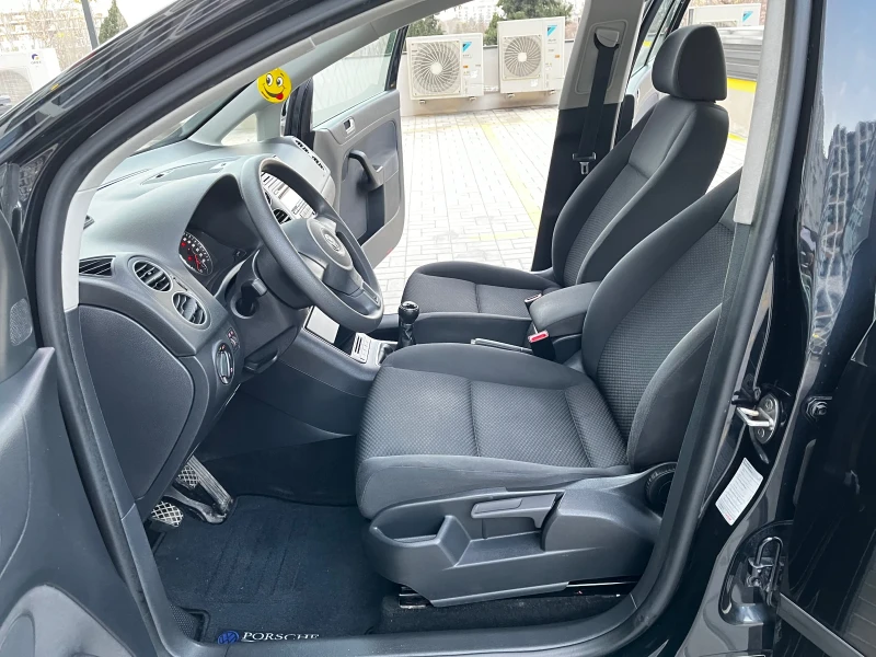 VW Golf Plus 1.6TDI/105КС/2011Г., снимка 11 - Автомобили и джипове - 52850429