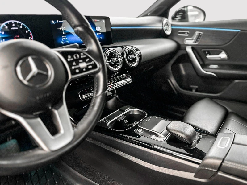 Mercedes-Benz A 220 4MATIC* Premium pack* Keyless* CARPLAY* GOOGLE AND, снимка 9 - Автомобили и джипове - 53305812