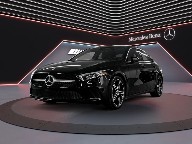 Mercedes-Benz A 220 4MATIC* Premium pack* Keyless* CARPLAY* GOOGLE AND, снимка 2 - Автомобили и джипове - 53305812