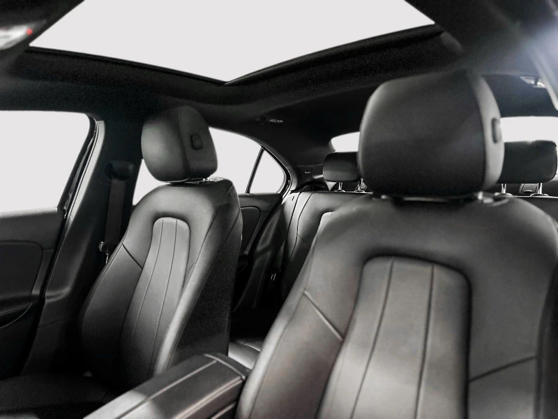 Mercedes-Benz A 220 4MATIC* Premium pack* Keyless* CARPLAY* GOOGLE AND, снимка 15 - Автомобили и джипове - 53305812