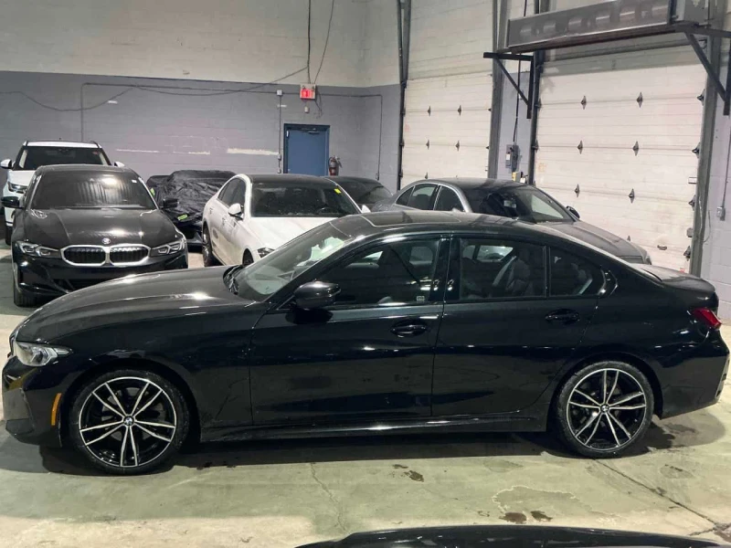 BMW 330 i xDrive / CARFAX/ПОДГРЕВИ/ШИБИДАХ , снимка 4 - Автомобили и джипове - 53585499