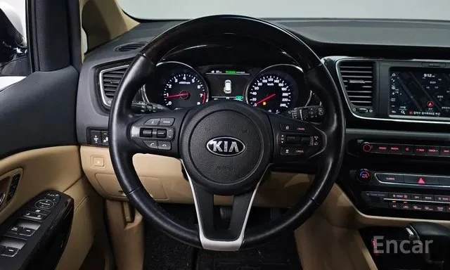 Kia Carnival * ОБДУХВАНЕ * 360 КАМЕРА * ДИСТРОНИК * , снимка 15 - Автомобили и джипове - 55409306