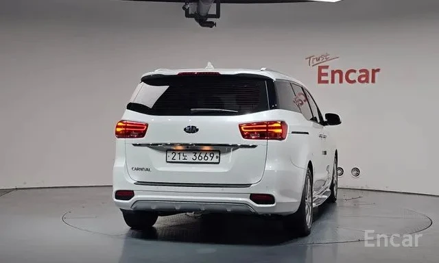 Kia Carnival * ОБДУХВАНЕ * 360 КАМЕРА * ДИСТРОНИК * , снимка 3 - Автомобили и джипове - 55409306