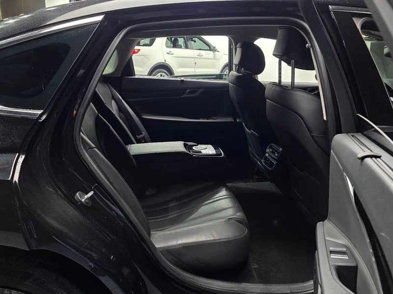 Genesis G80 2.5 Automatic, снимка 16 - Автомобили и джипове - 55599032