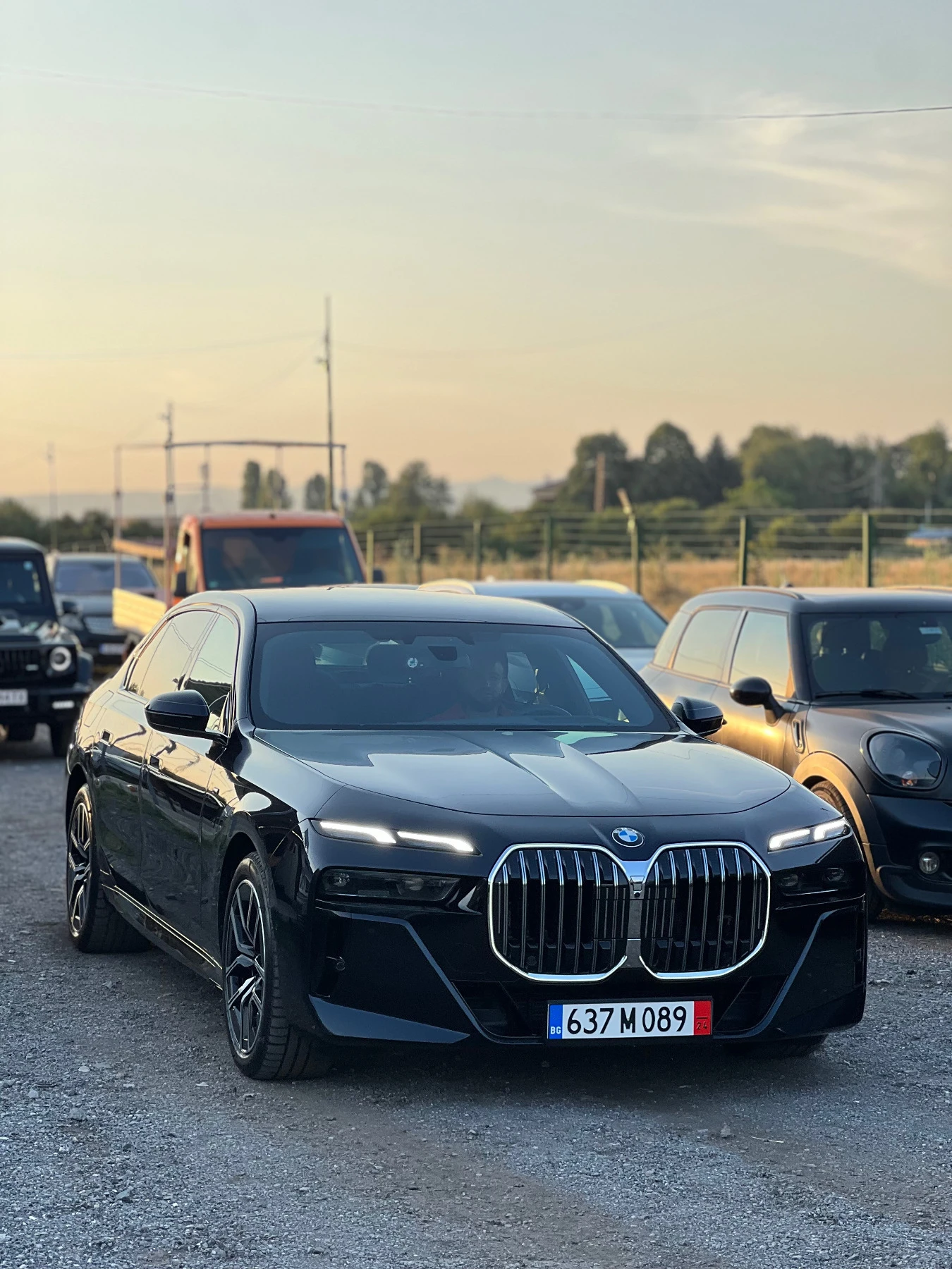 BMW 740  xDrive* M-SPORT* PANO* B&W* 360* HEAD UP*  - изображение 2