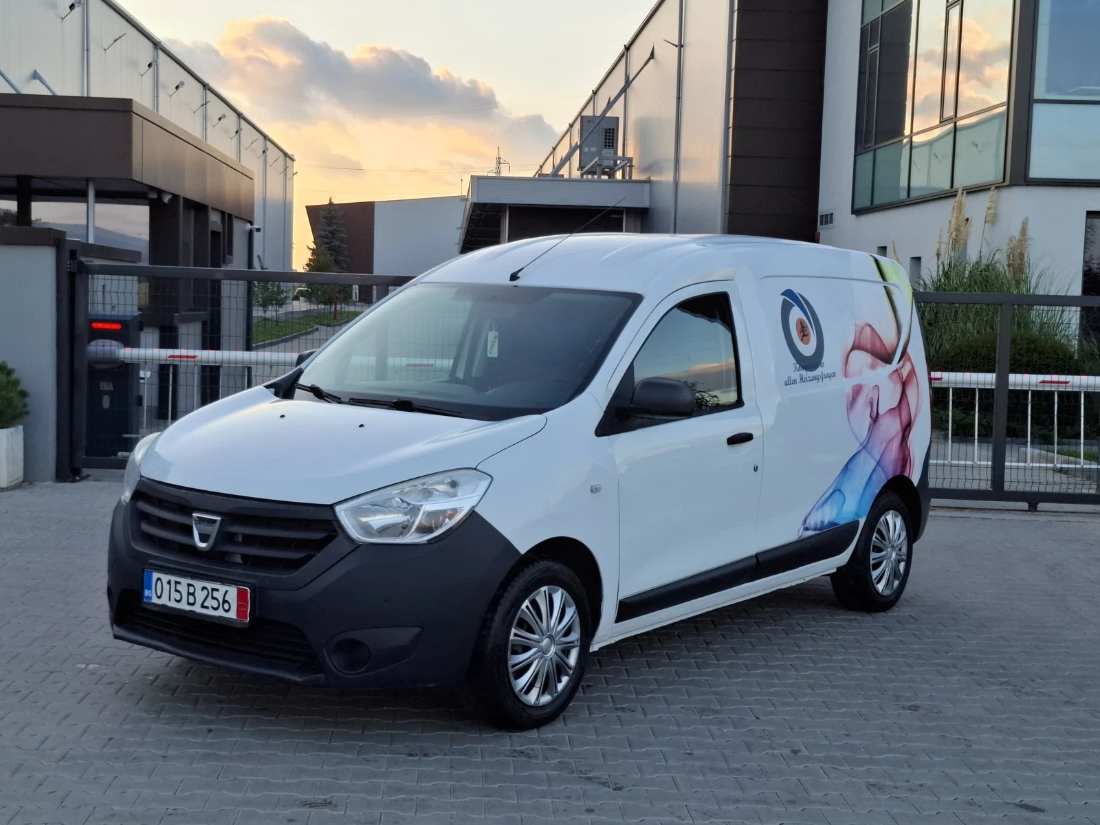 Dacia Dokker 1.6i* (102)* * KLIMA* * HOB BHOC* *  | Mobile.bg   17