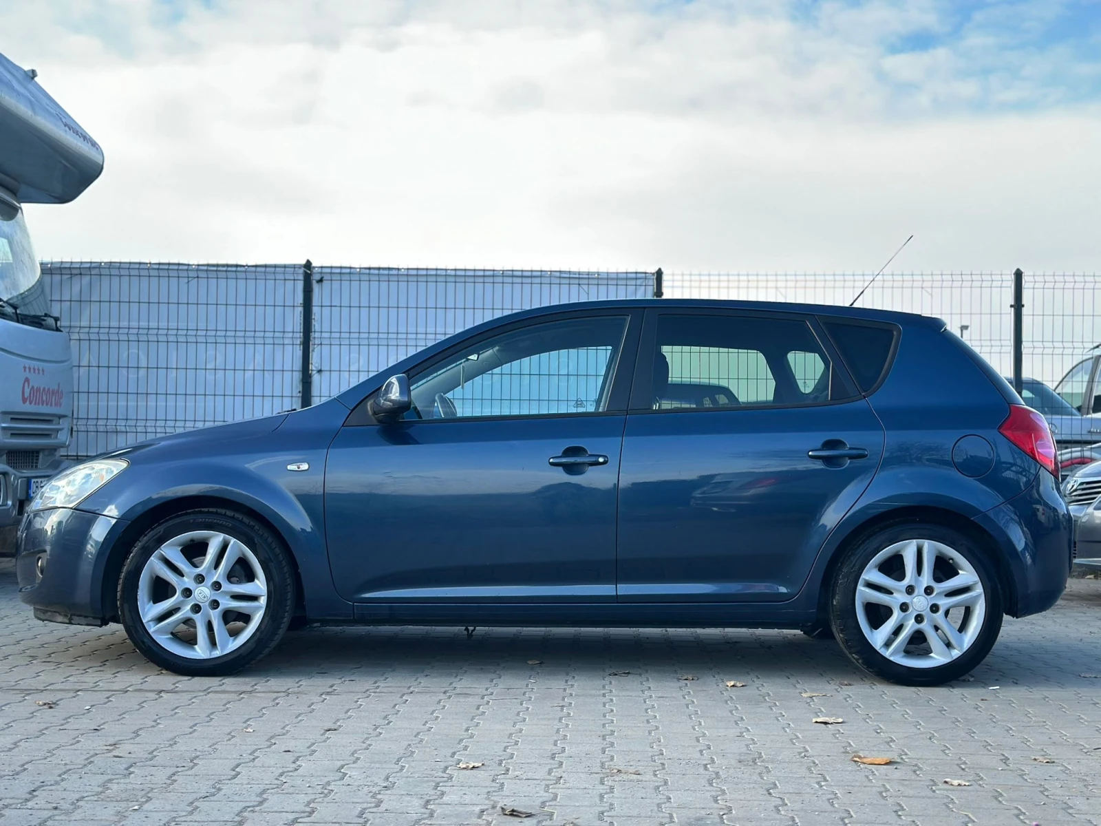 Kia Ceed / 1.6D / 115 HP /  - изображение 2