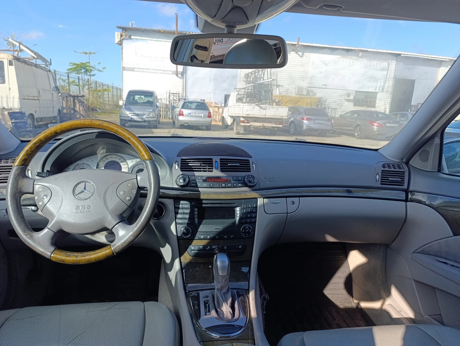 Mercedes-Benz E 220  - изображение 4