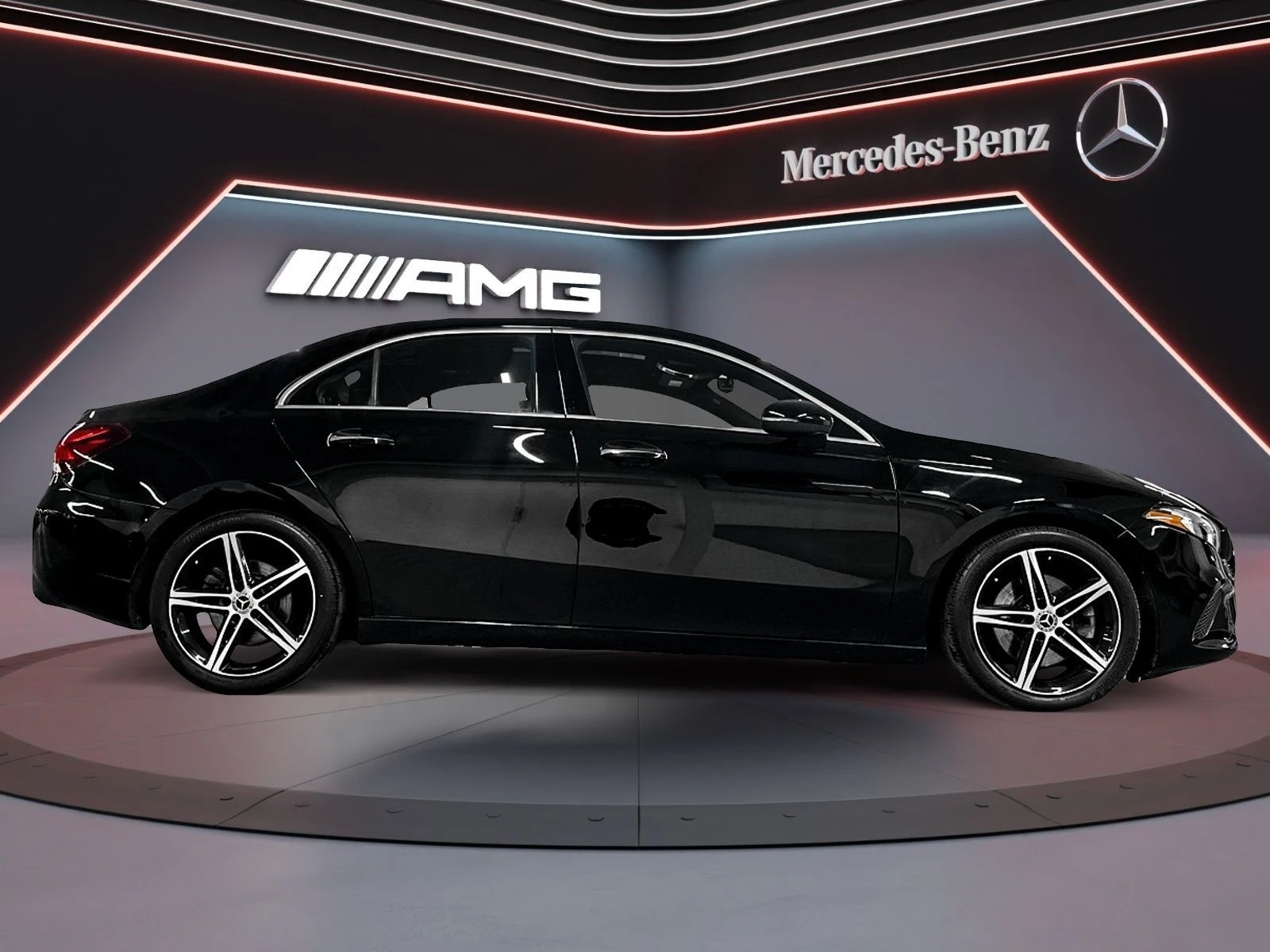 Mercedes-Benz A 220 4MATIC* Premium pack* Keyless* CARPLAY* GOOGLE AND - изображение 3