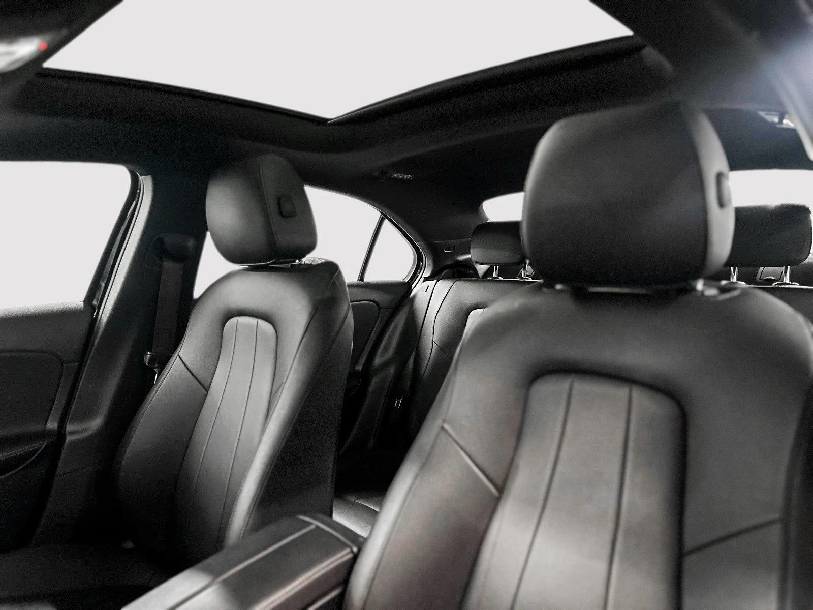 Mercedes-Benz A 220 4MATIC* Premium pack* Keyless* CARPLAY* GOOGLE AND | Mobile.bg � ����������� 15